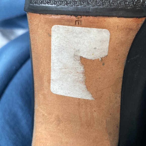 TAGS FERRAGAMO VARA - Picture 8 of 9